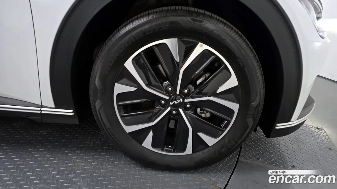 Kia EV6 2023 из KR, фото 8