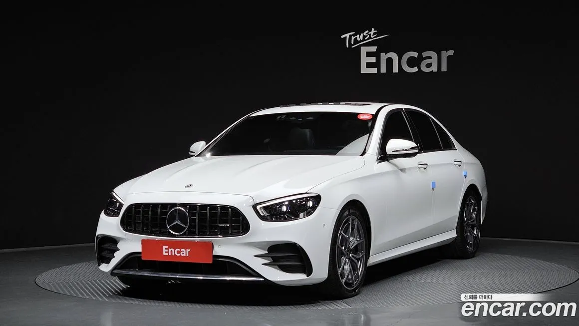Mercedes-Benz E-Class — фото 1