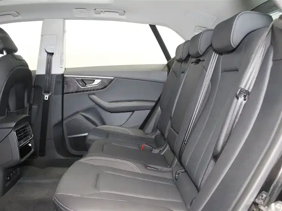 Audi Q8 2025 из CN, фото 4