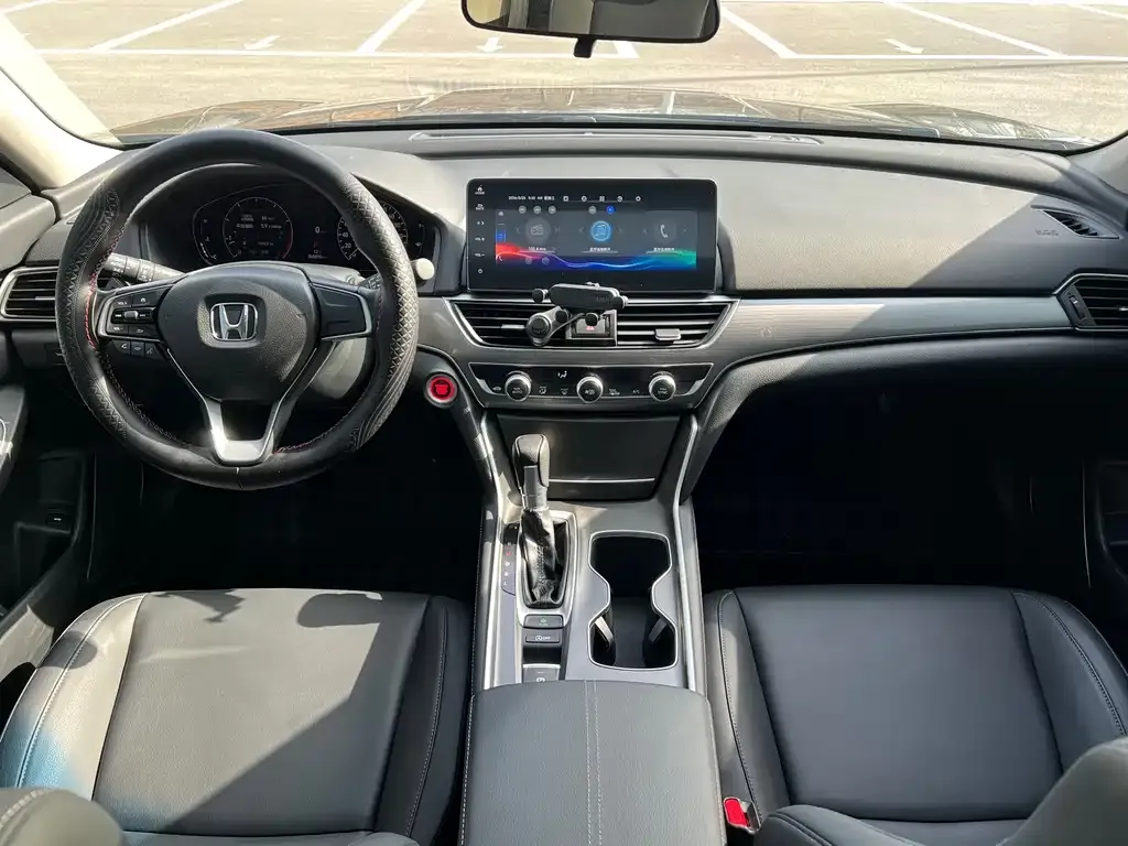 Honda Accord — фото 7
