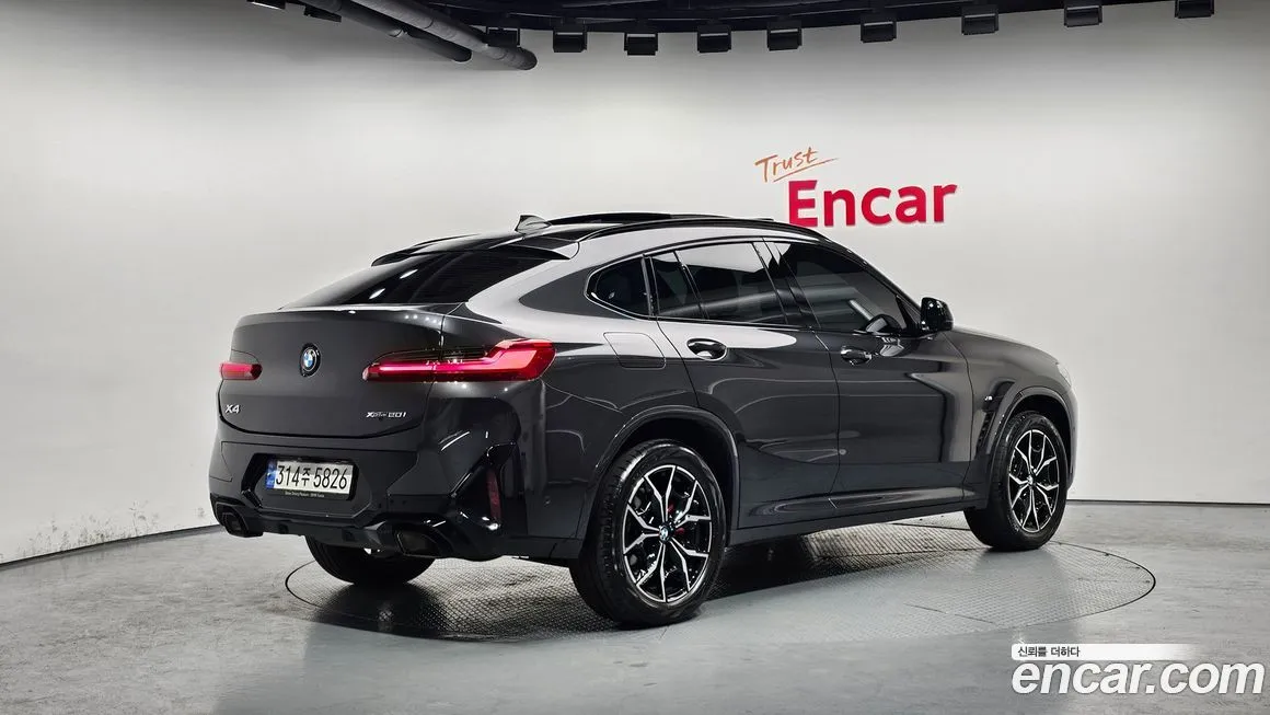 BMW X4 — фото 4