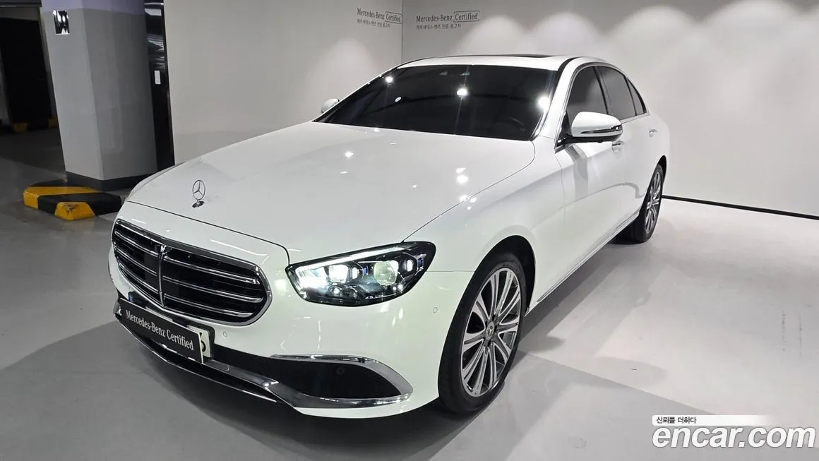 Mercedes-Benz E-Class — фото 1