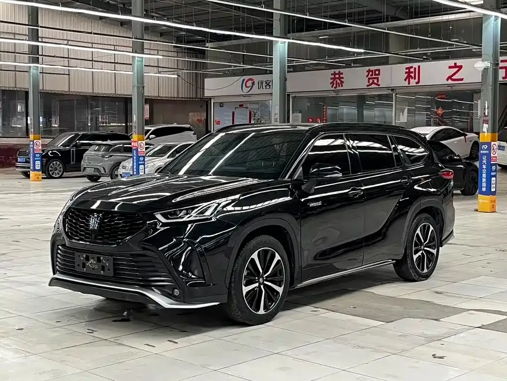 Toyota Crown Kluger 2022 из CN, фото 1