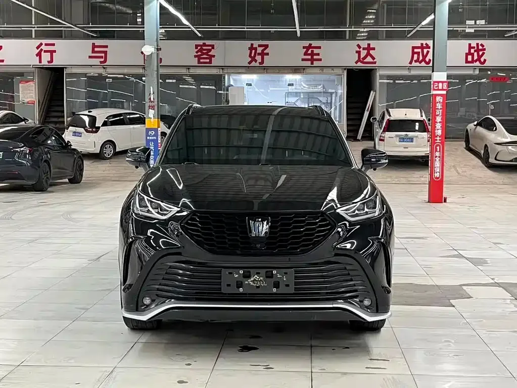 Toyota Crown Kluger 2022 из CN, фото 9