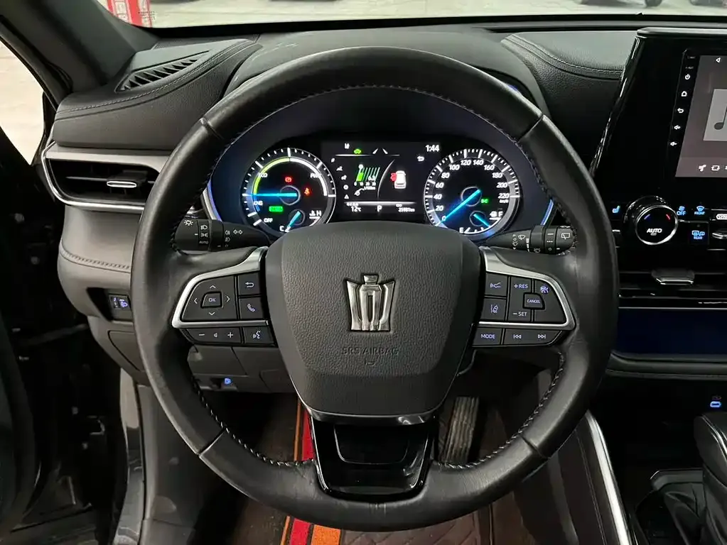 Toyota Crown Kluger 2022 из CN, фото 2