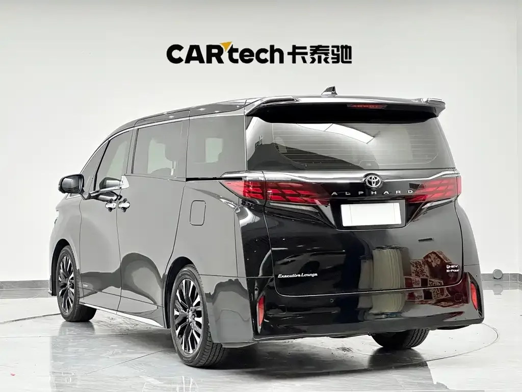 Toyota Alphard — фото 3
