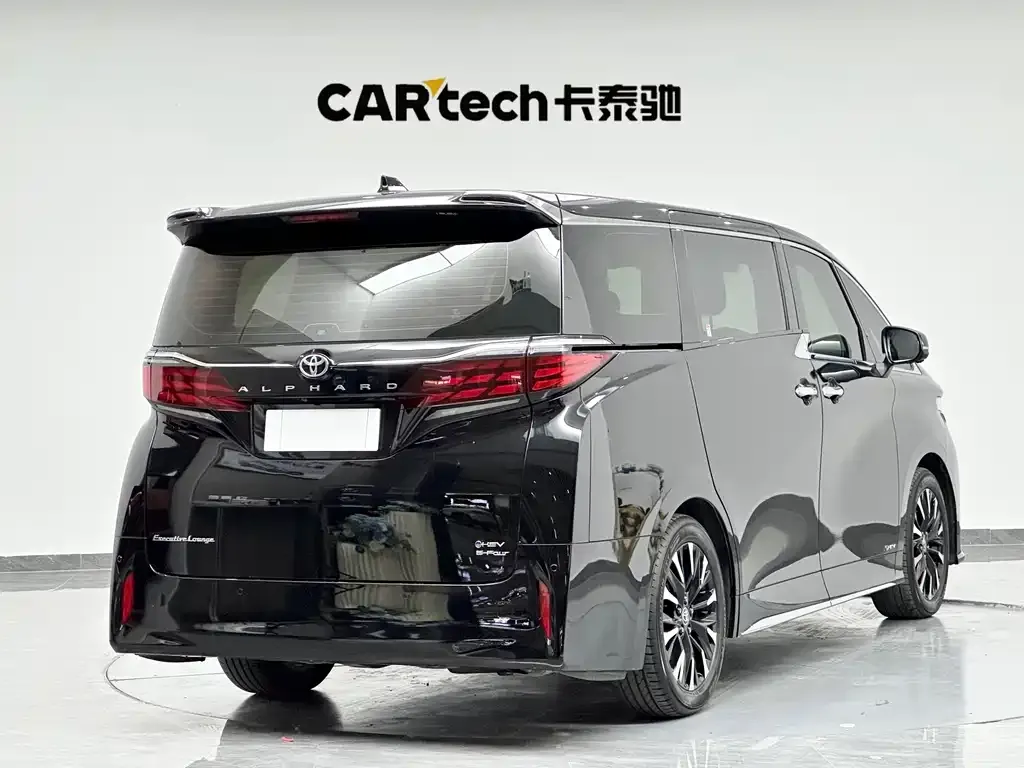 Toyota Alphard — фото 8