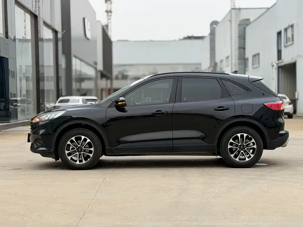 Ford Escape 2024 из CN, фото 8