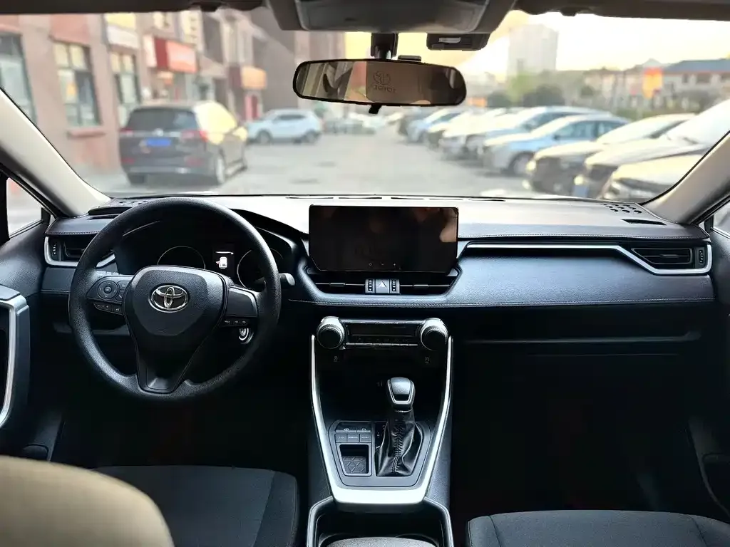 Toyota Wildlander 2023 из CN, фото 3