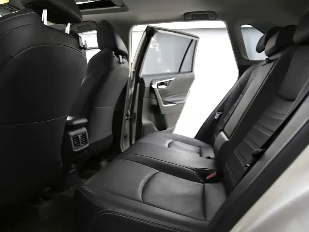 Toyota Wildlander 2023 из CN, фото 2