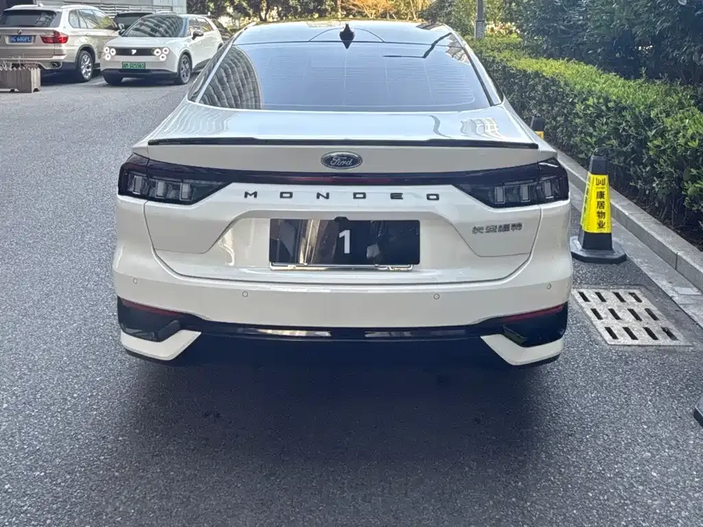 Ford Mondeo 2024 из CN, фото 3