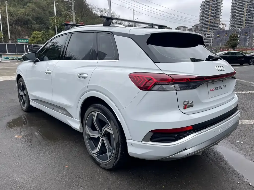 Audi Q4 e-tron — фото 3