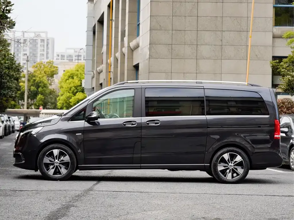 Mercedes-Benz V-Class 2023 из CN, фото 4