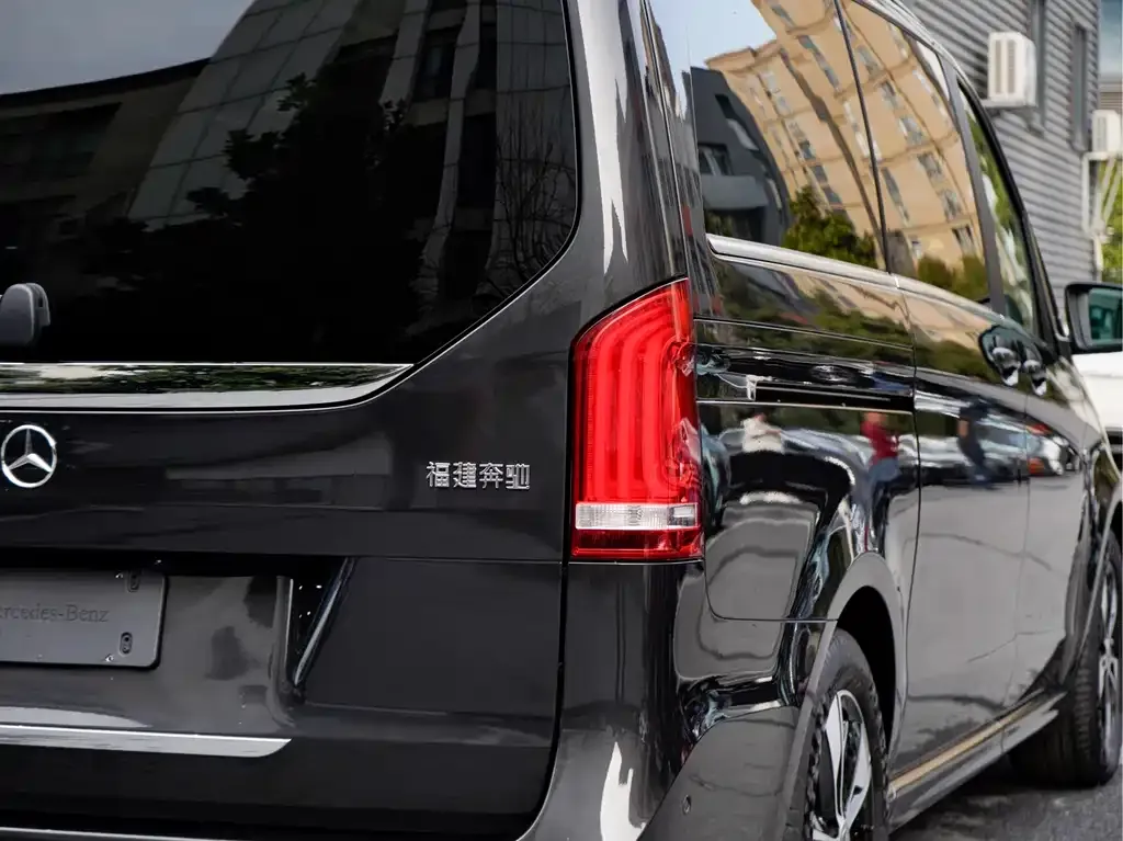 Mercedes-Benz V-Class 2023 из CN, фото 3