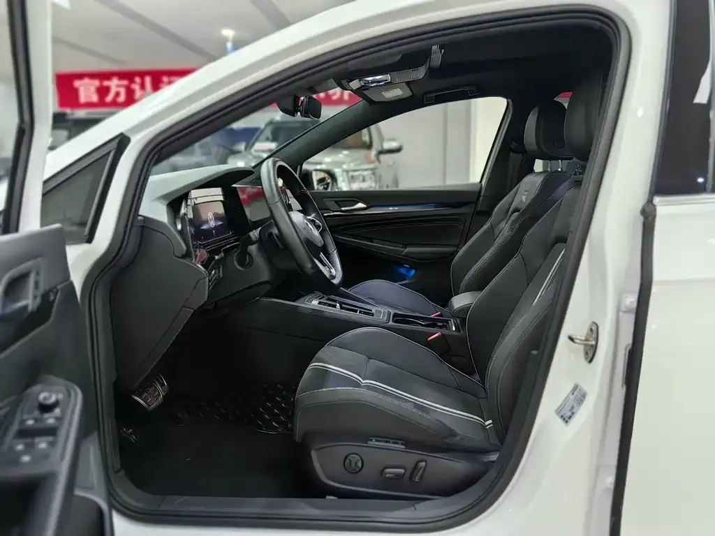 Volkswagen Golf 2022 из CN, фото 7