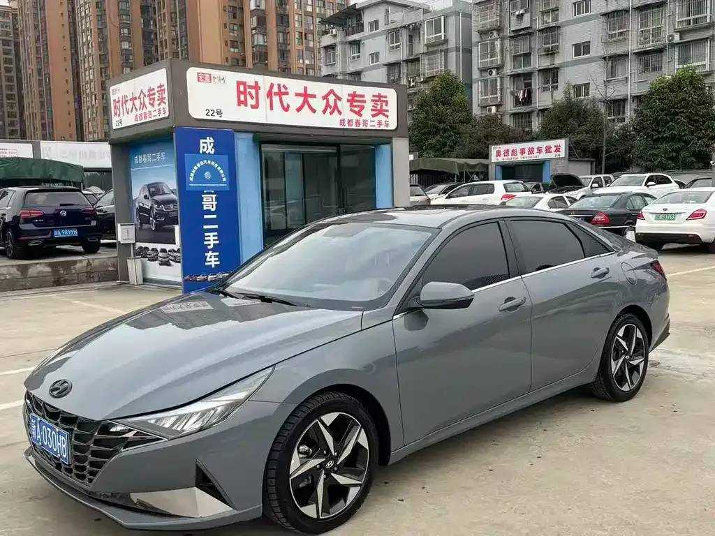 Hyundai Elantra 2023 из CN, фото 1