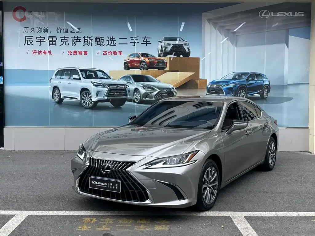 Lexus ES — фото 1