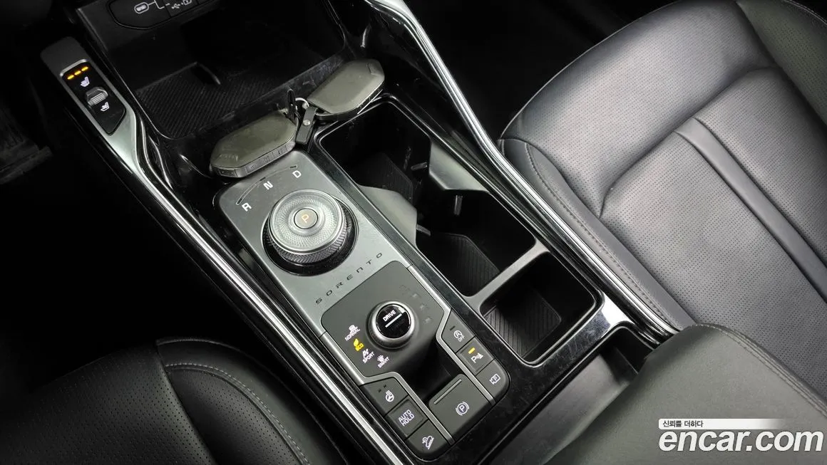 Kia Sorento — фото 10