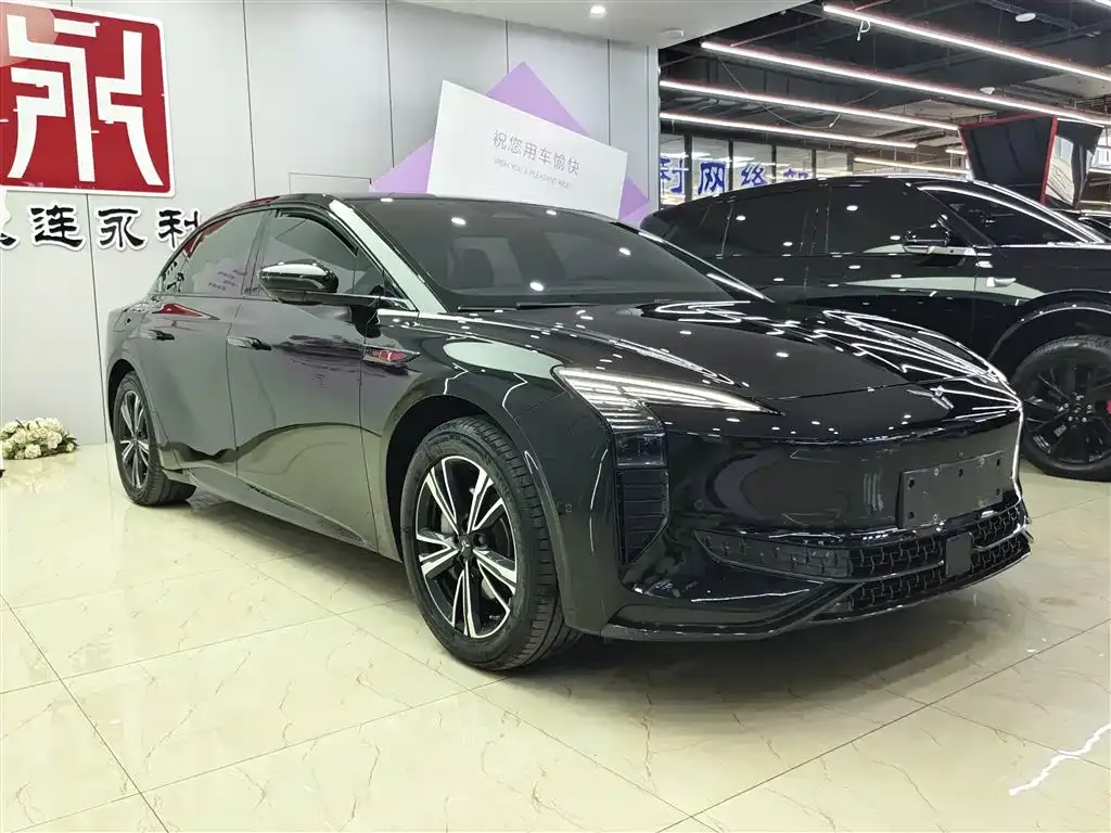 Hongqi EH7 2024 из CN, фото 2