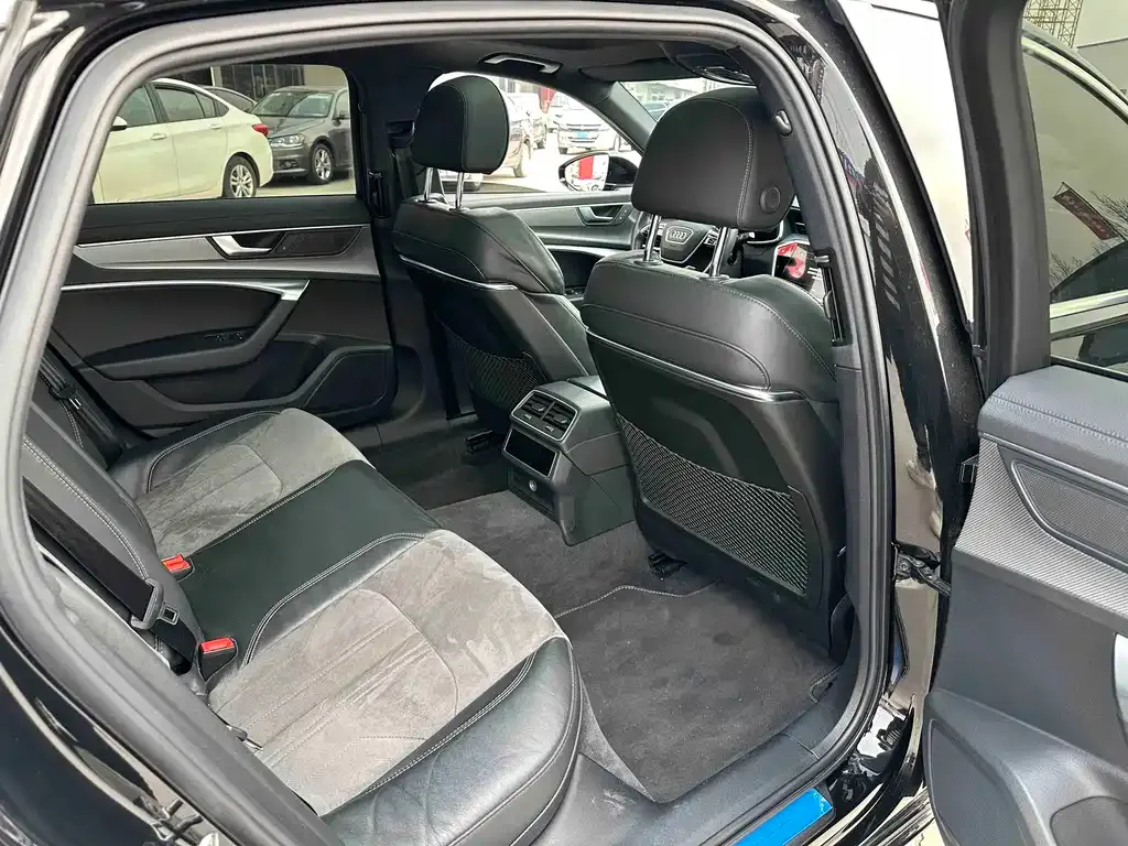 Audi A6L 2022 из CN, фото 7