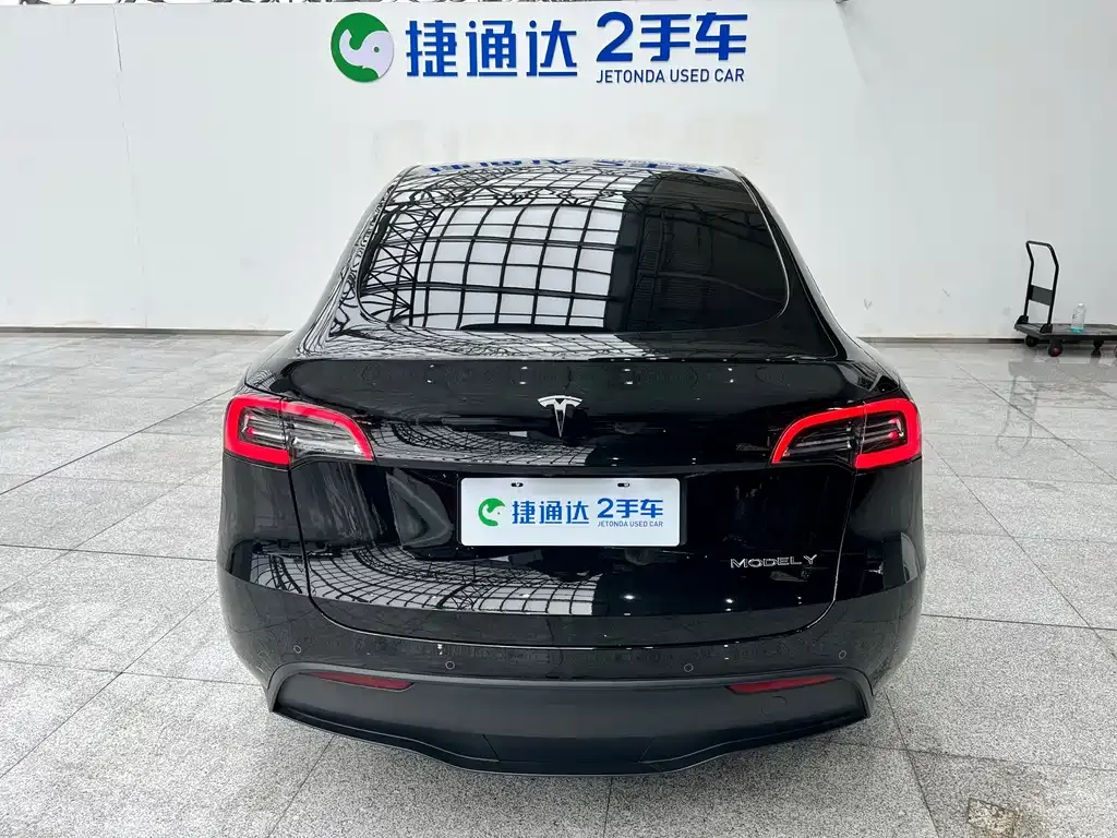 Tesla Model Y — фото 4
