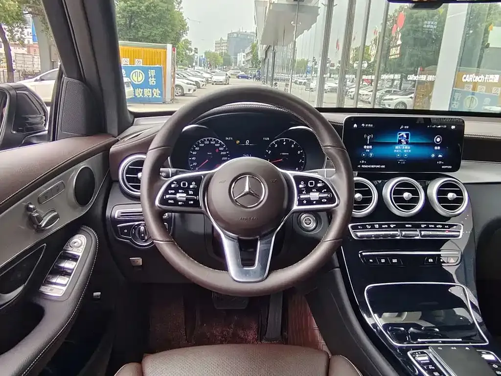 Mercedes-Benz GLC — фото 4