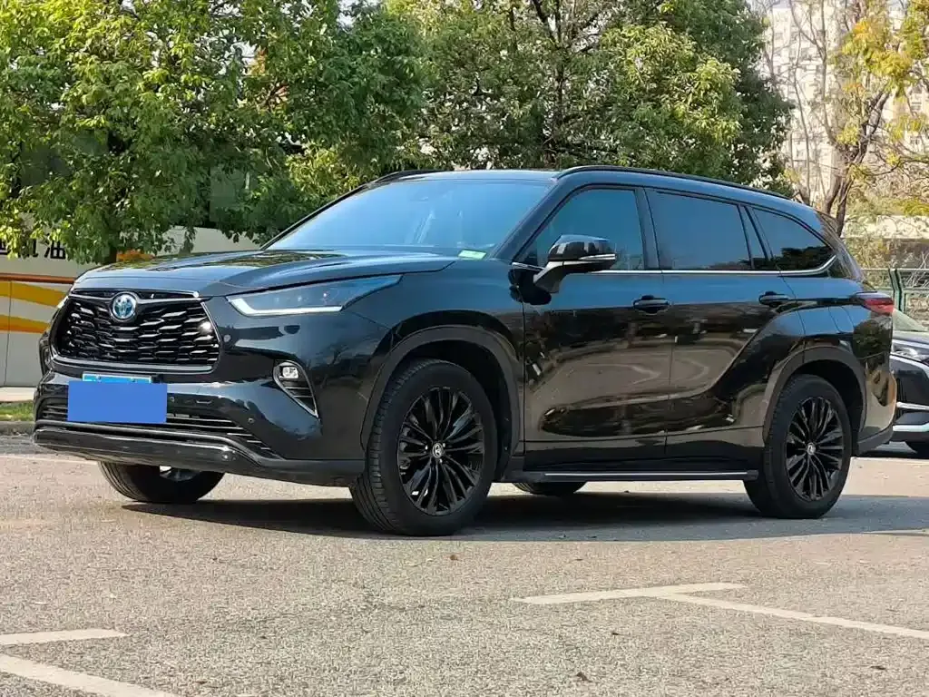 Toyota Highlander — фото 10