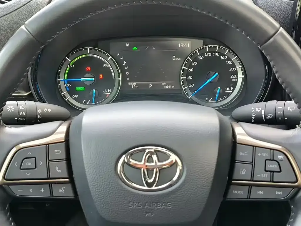 Toyota Highlander — фото 7
