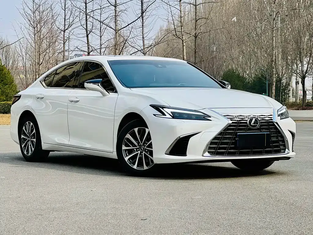 Lexus ES — фото 6