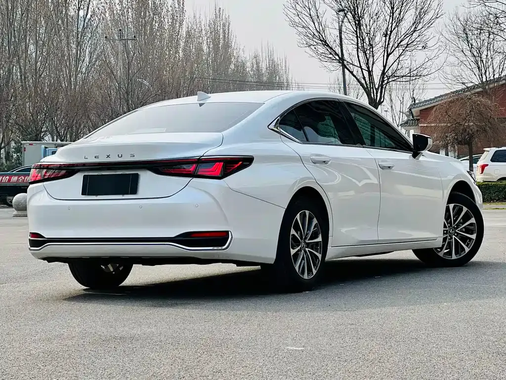 Lexus ES — фото 7