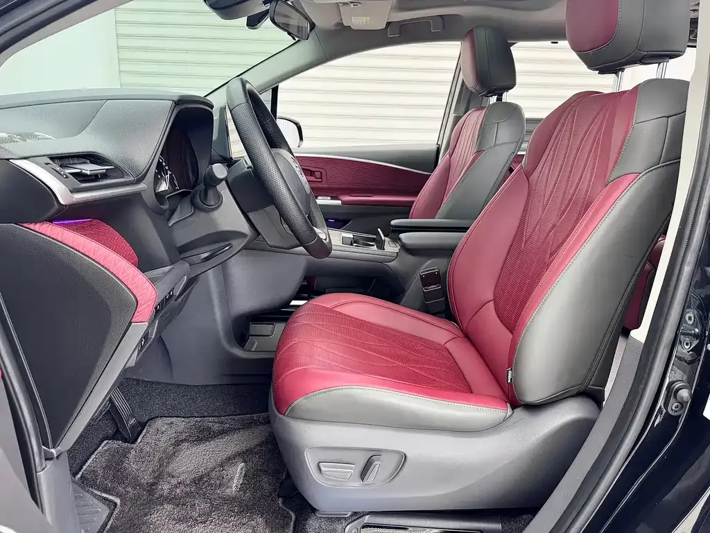 Toyota Sienna 2025 из CN, фото 10