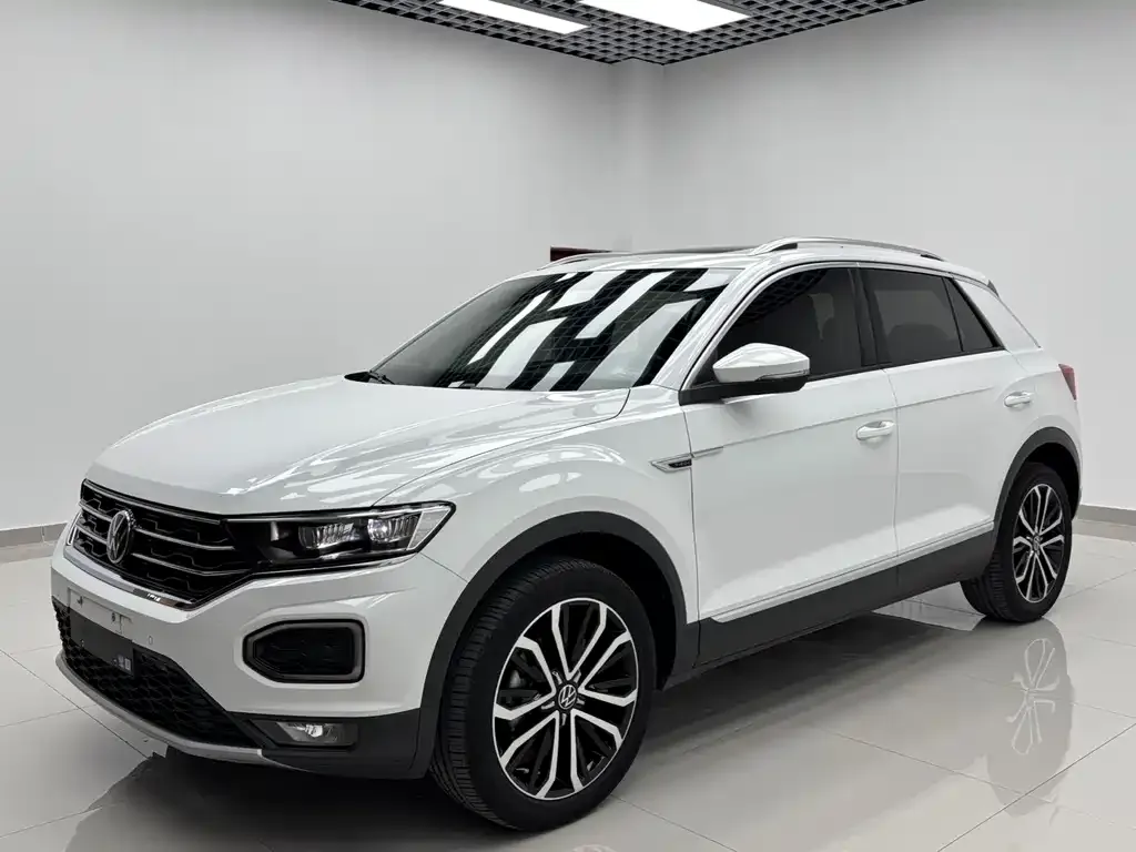 Volkswagen T-Roc — фото 1
