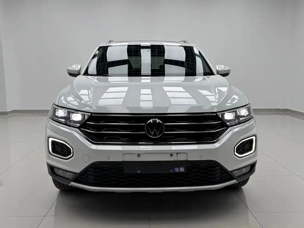 Volkswagen T-Roc — фото 6