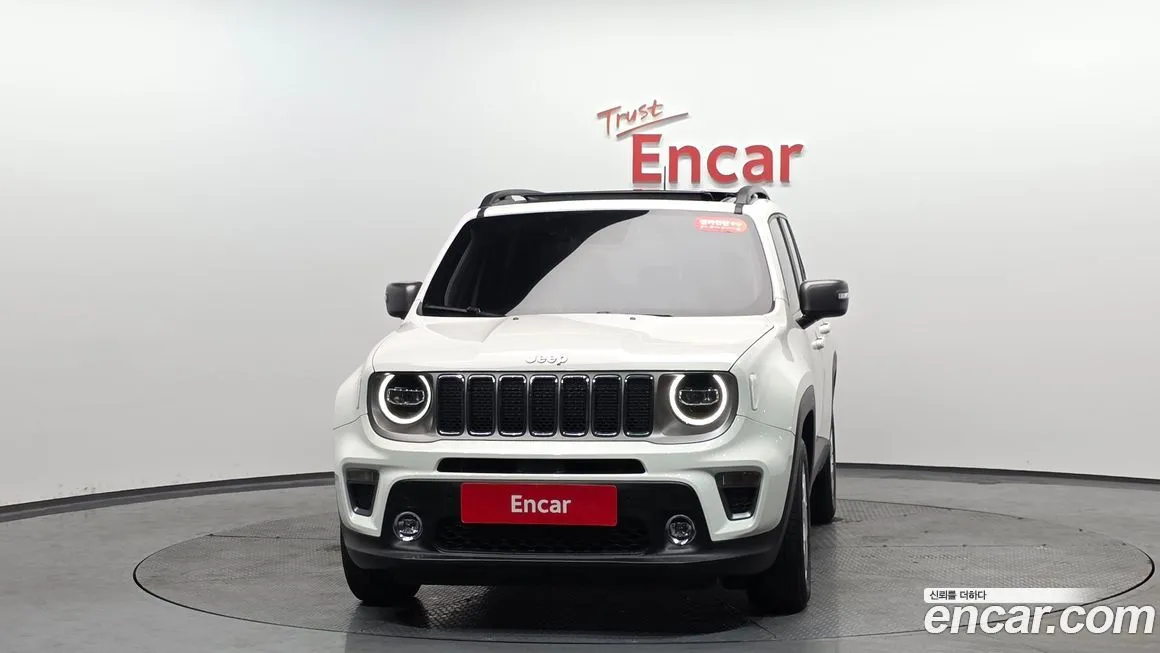 Jeep Renegade — фото 3