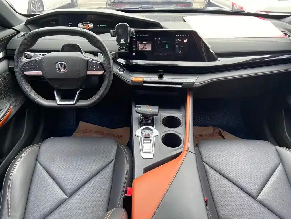 Changan UNI-V 2023 из CN, фото 4