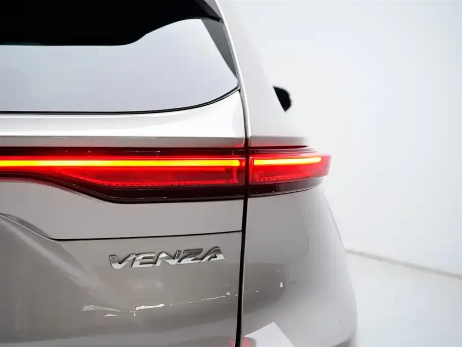 Toyota Venza 2022 из CN, фото 7