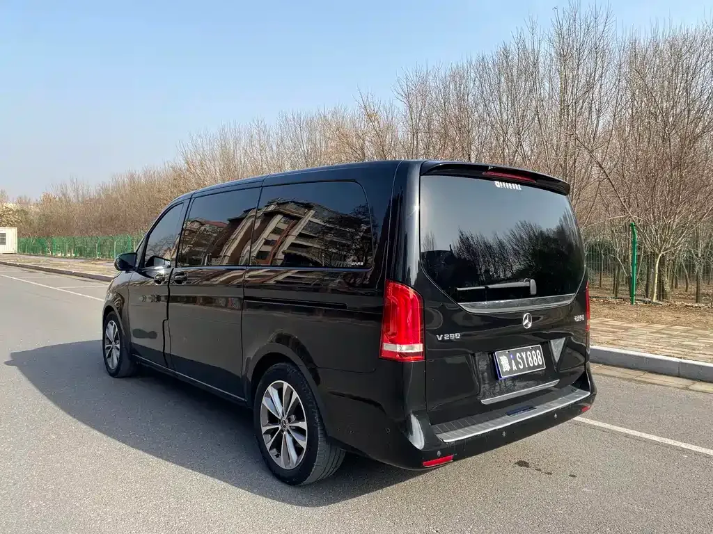 Mercedes-Benz V-Class — фото 9