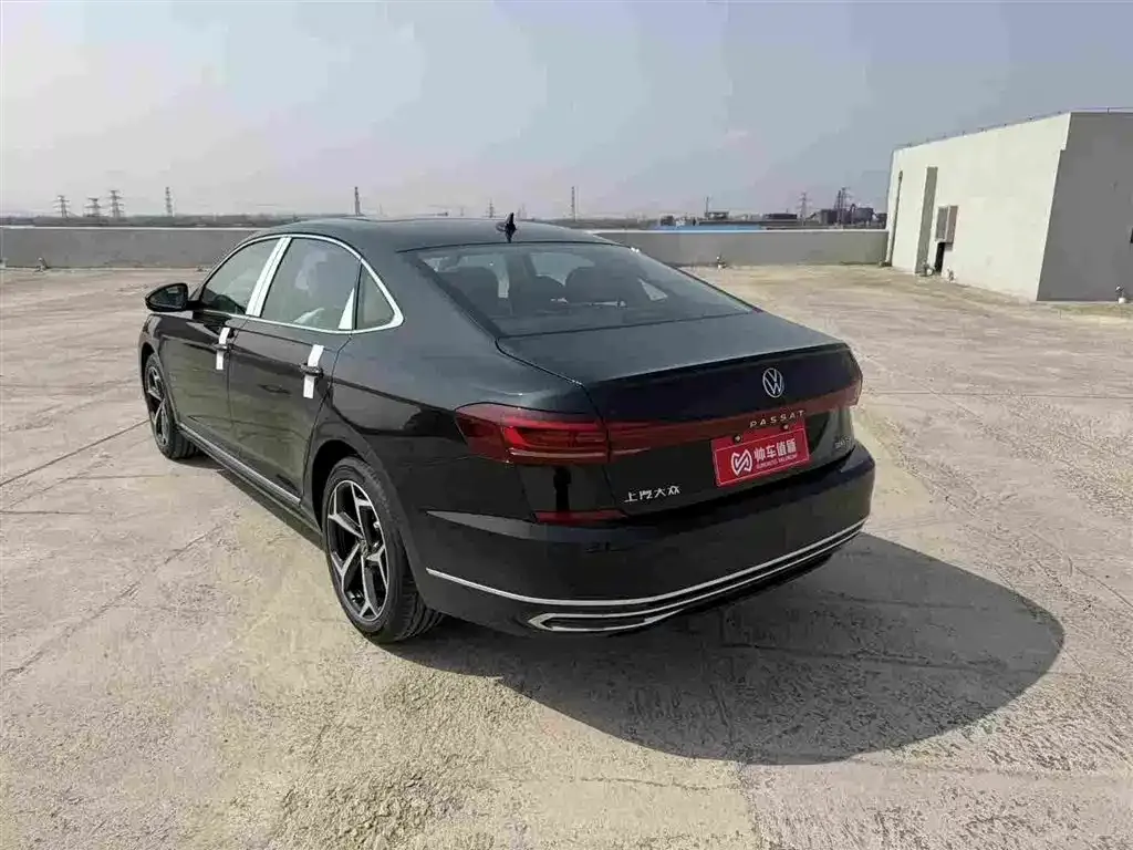 Volkswagen Passat — фото 9