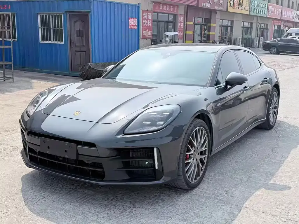Porsche Panamera — фото 1