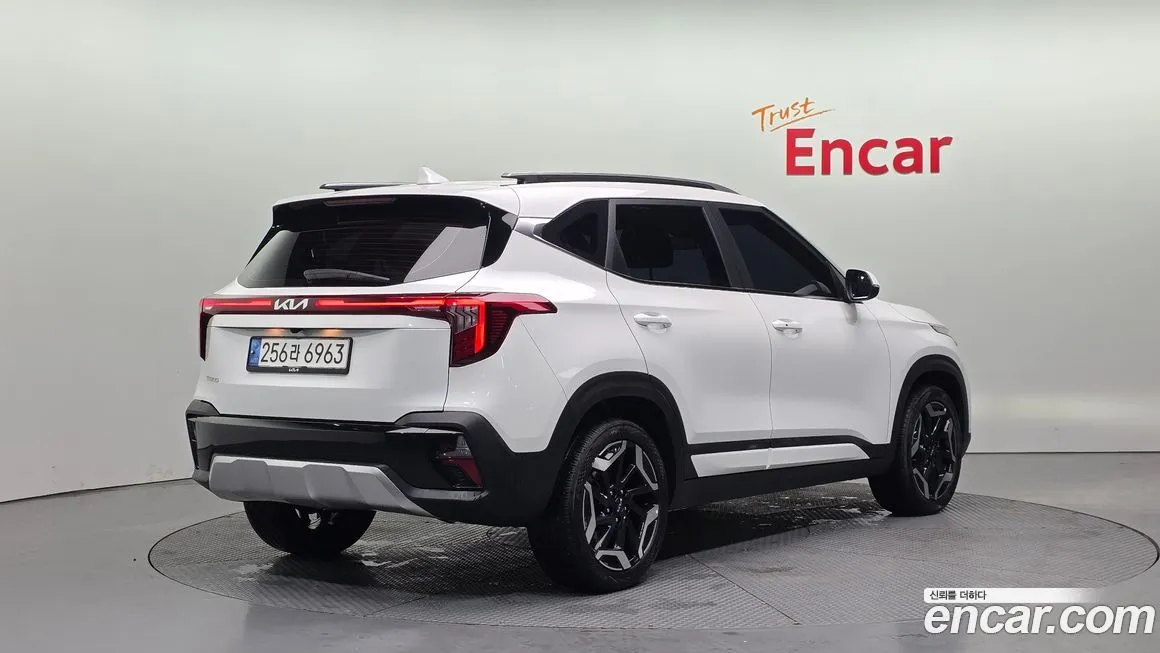 Kia Seltos 2023 из KR, фото 2