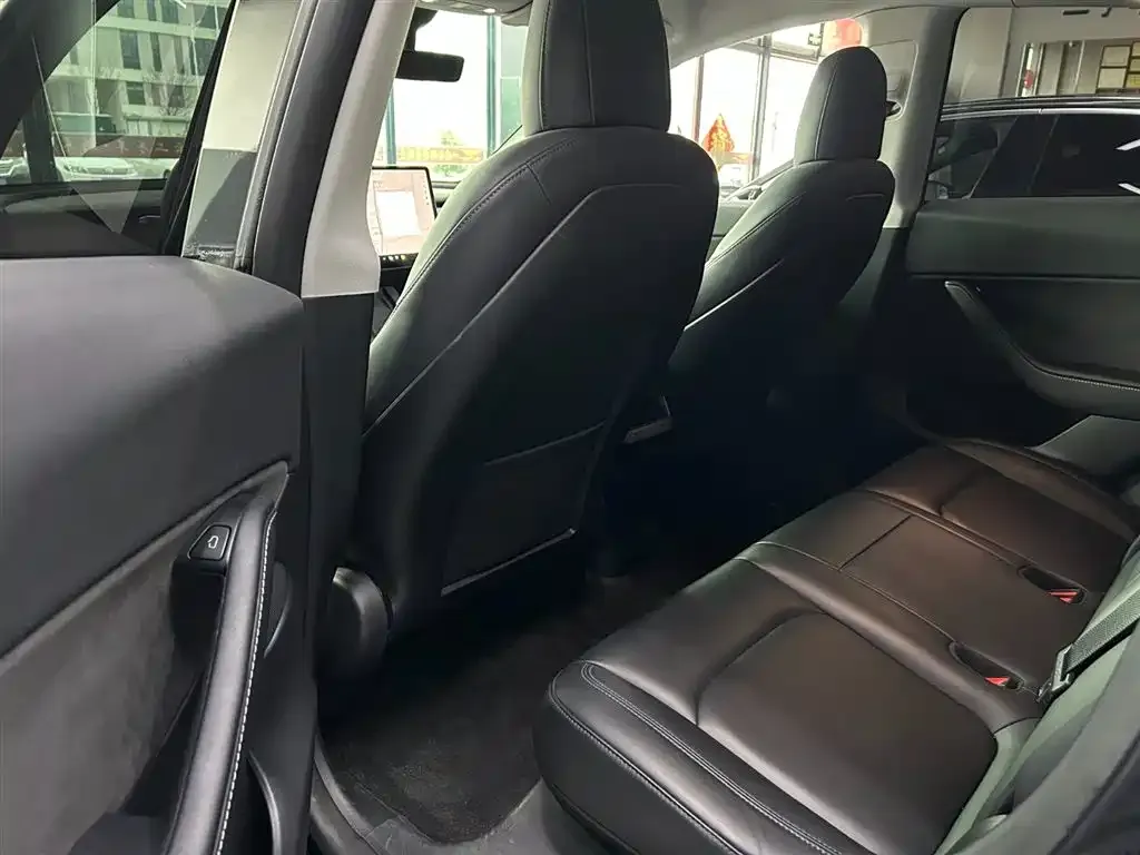 Tesla Model Y 2021 из CN, фото 2