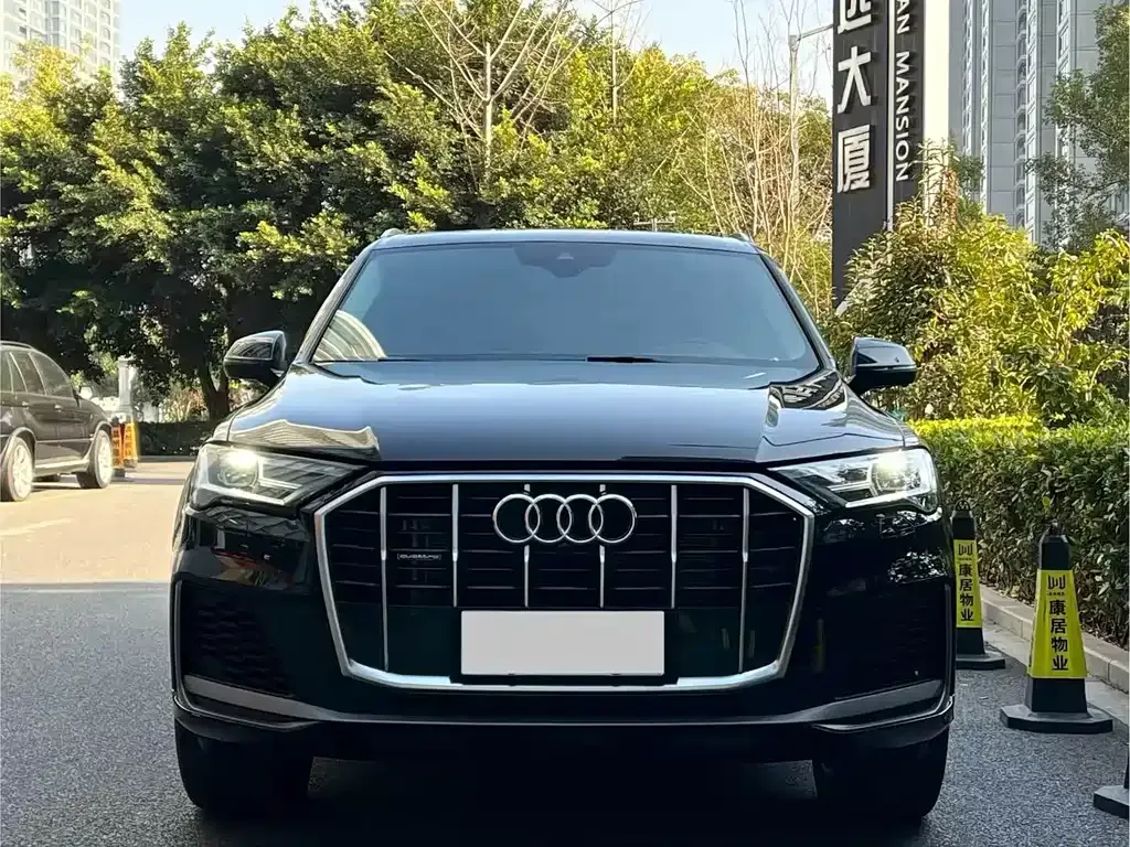 Audi Q7 2023 из CN, фото 6