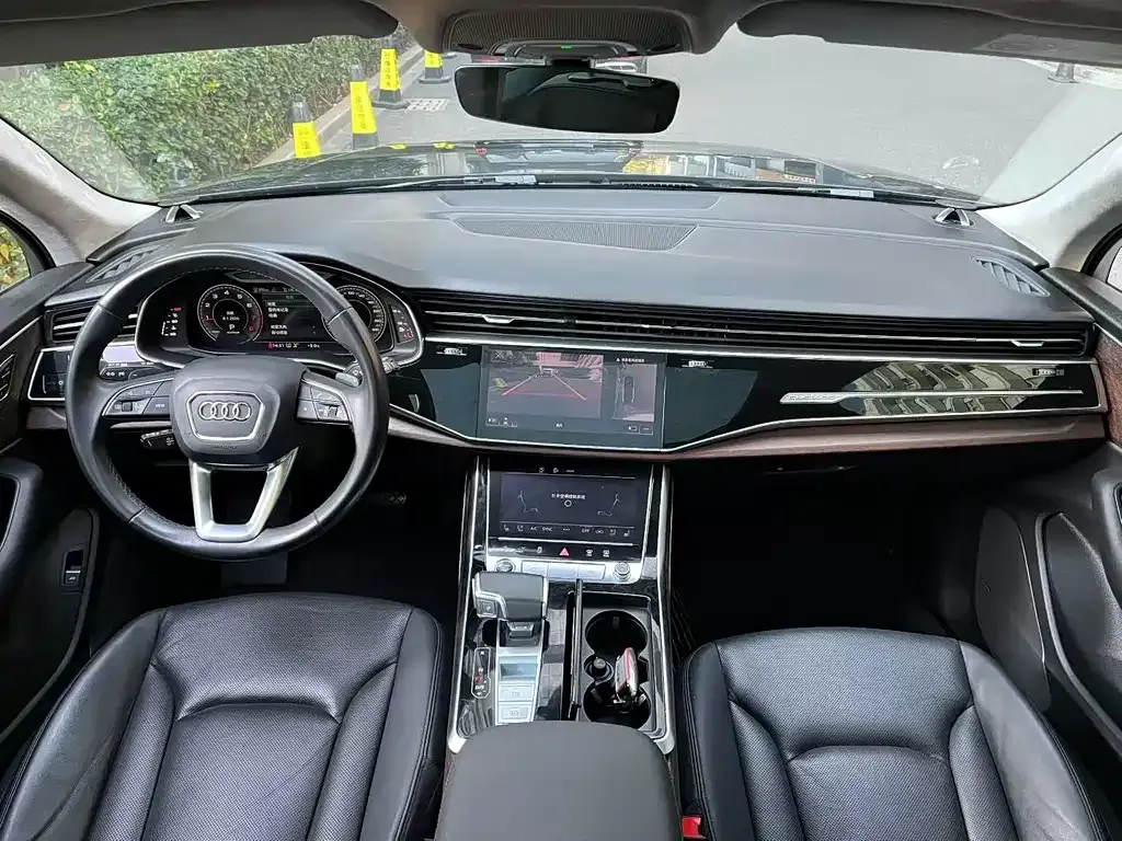 Audi Q7 2023 из CN, фото 5