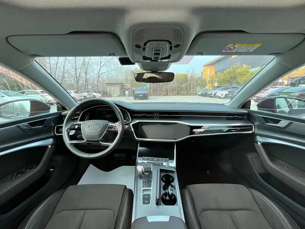 Audi A7L — фото 10