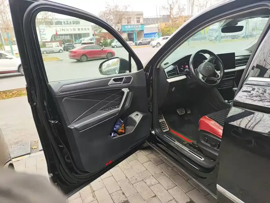Volkswagen Tiguan L 2023 из CN, фото 4