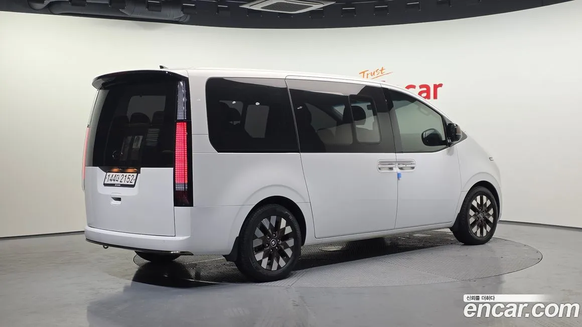 Hyundai Staria 2023 из KR, фото 2