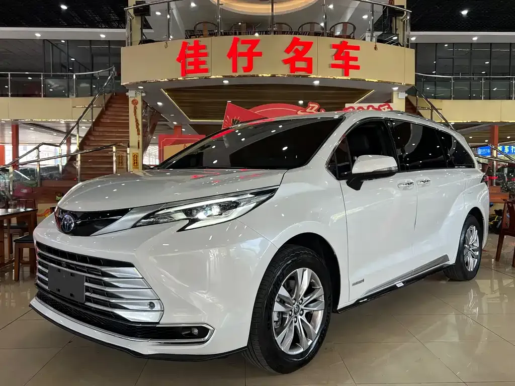 Toyota Sienna 2022 из CN, фото 1