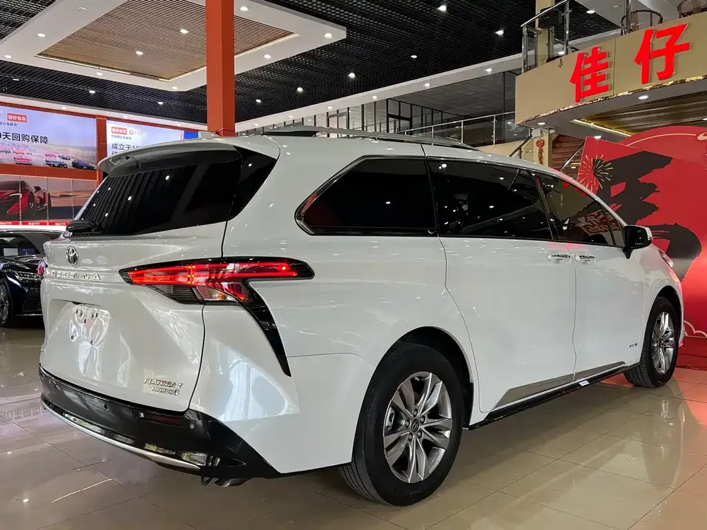 Toyota Sienna 2022 из CN, фото 4