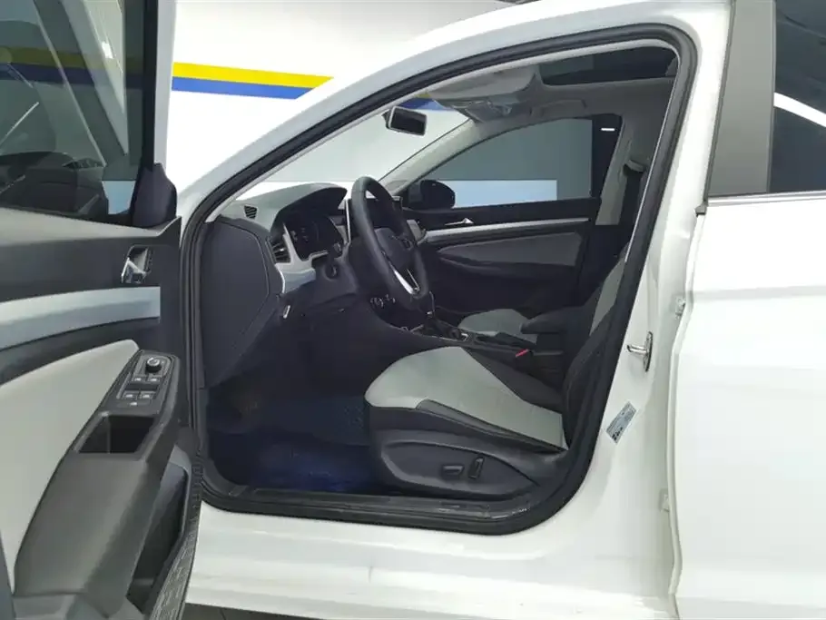 Volkswagen Bora 2025 из CN, фото 7