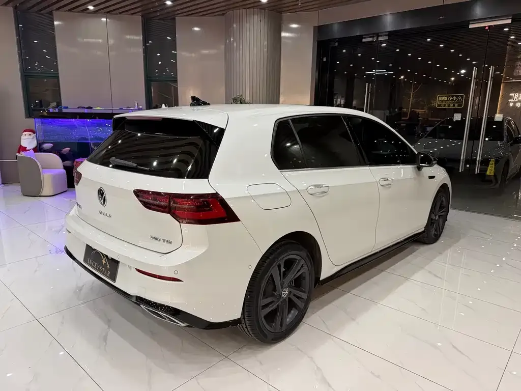Volkswagen Golf 2023 из CN, фото 8